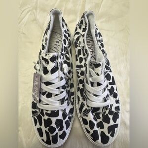 Blowfish Women's Black and White Patterned Sneakers